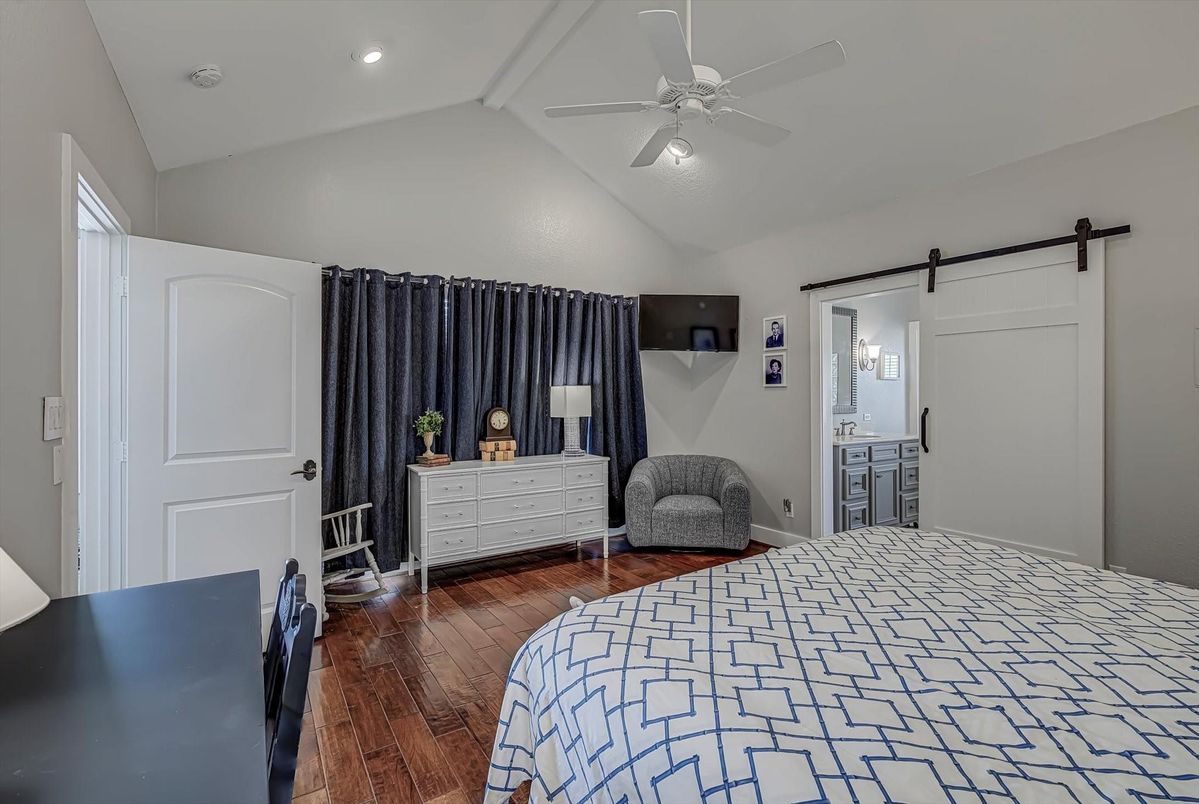 Bedroom, Interior, Recessed Lighting, Wood Texture Flooring