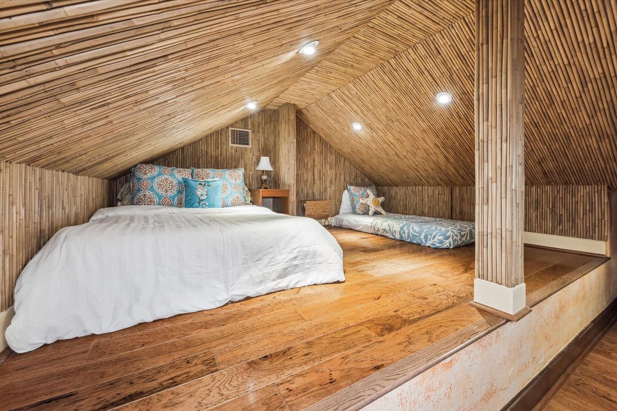 Bedroom, Interior, Recessed Lighting, Wooden Ceilings, Wood Texture Flooring, Wooden Walls