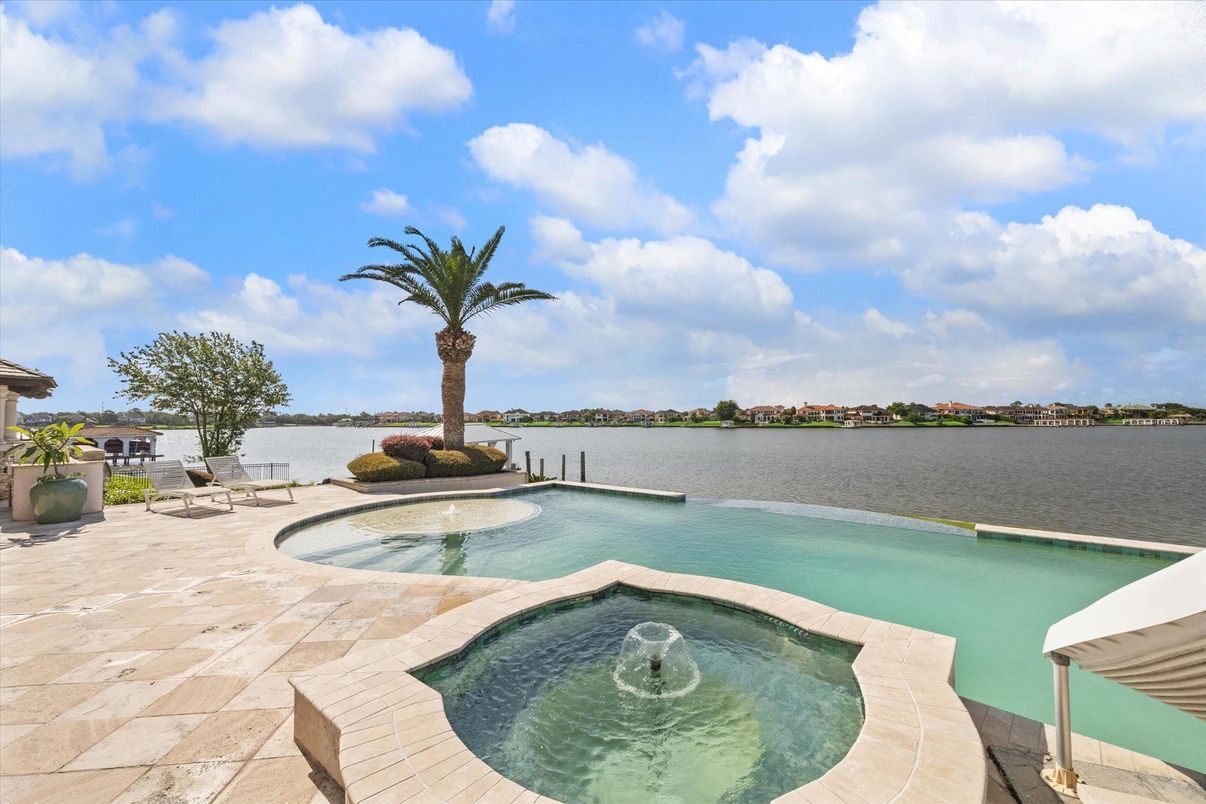 Exterior, Pool, Water