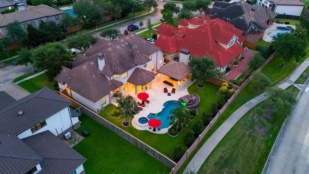 Exterior, Drone