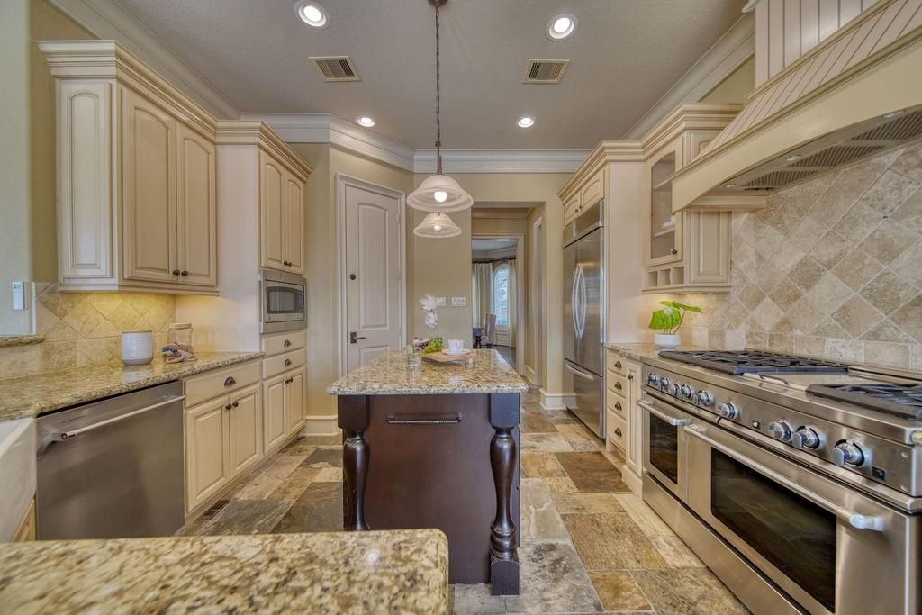 Interior, Kitchen, Pendant Lights, Recessed Lighting, Stainless Steel Appliances