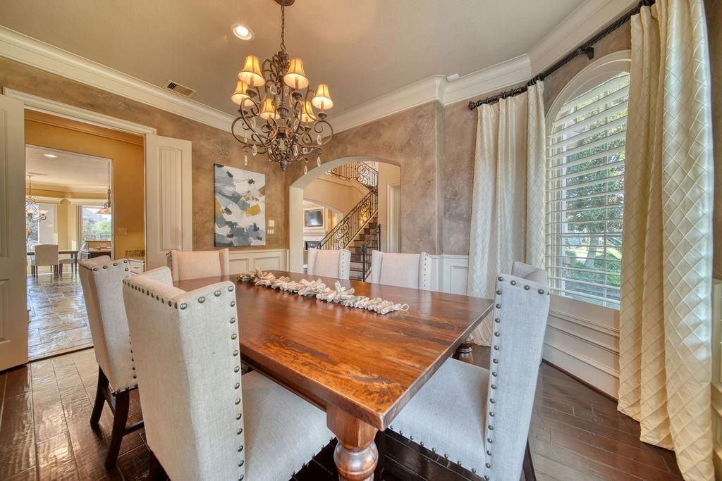 Chandelier, Dining room, Interior, Recessed Lighting, Wood Texture Flooring