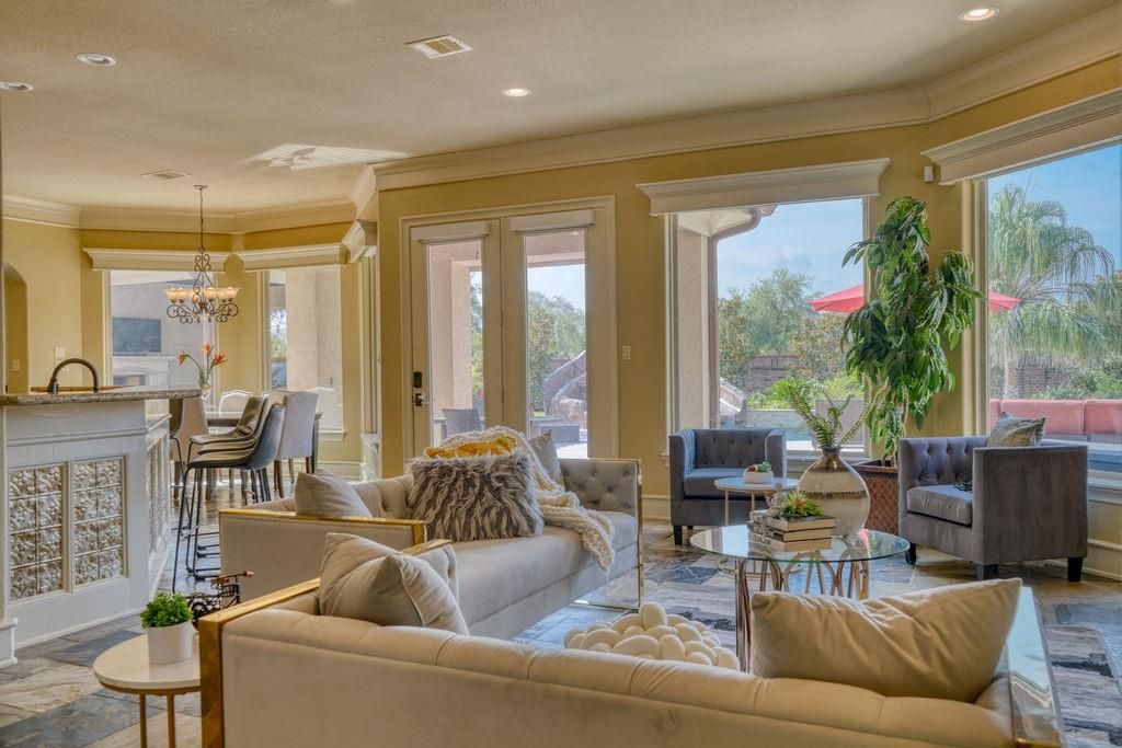 Chandelier, Dining room, Interior, Living room, Recessed Lighting
