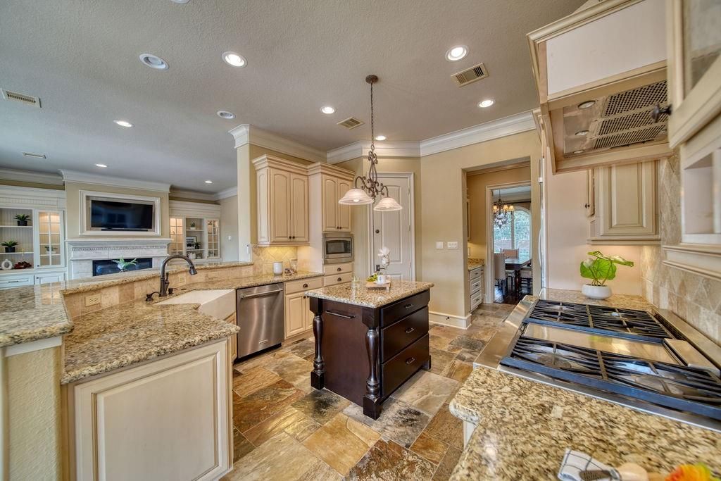 Interior, Kitchen, Pendant Lights, Recessed Lighting, Stainless Steel Appliances