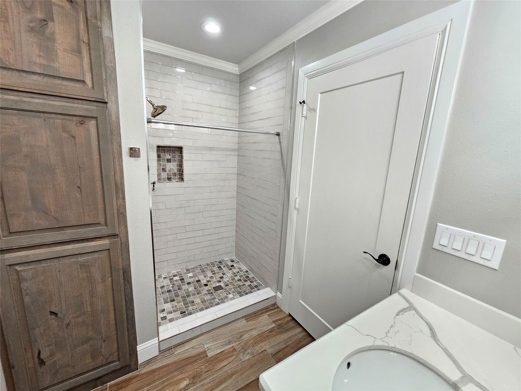 Bathroom, Interior, Recessed Lighting, Wood Texture Flooring