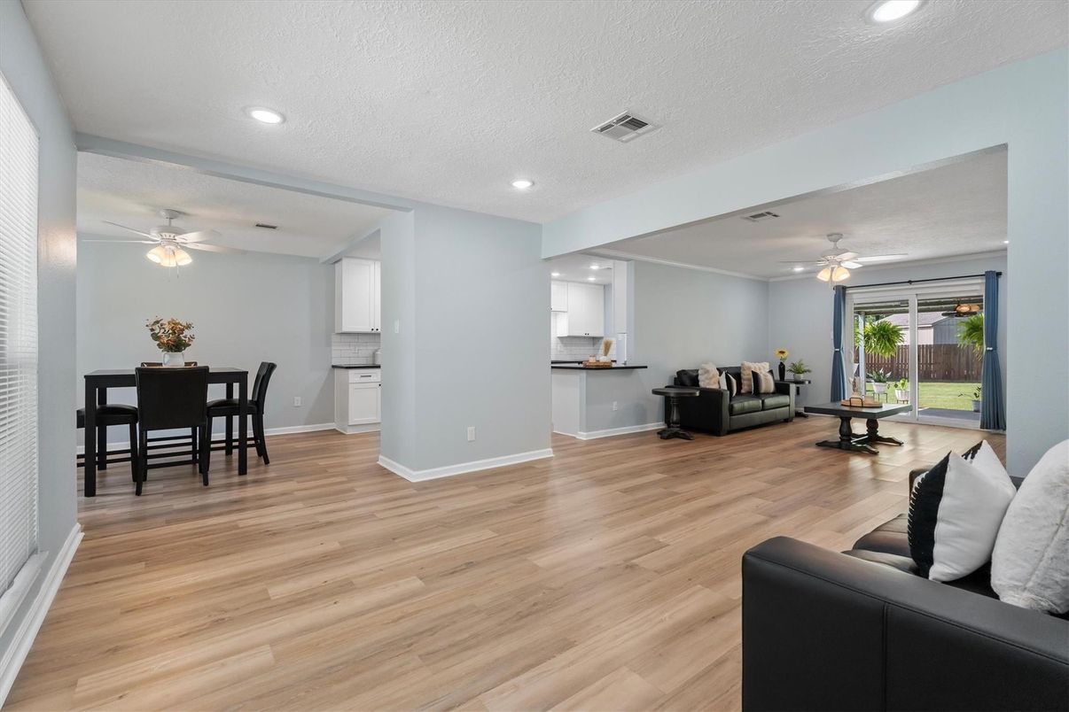 Dining room, Interior, Living room, Recessed Lighting, Wood Texture Flooring