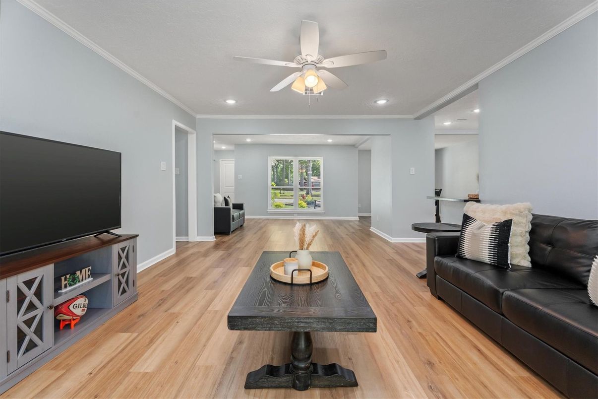 Interior, Recessed Lighting, Wood Texture Flooring