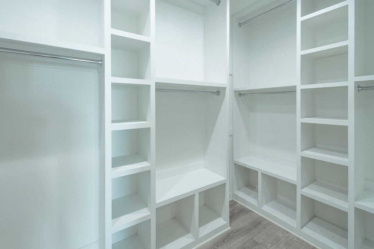 Interior, Walk-in Closets, Wood Texture Flooring