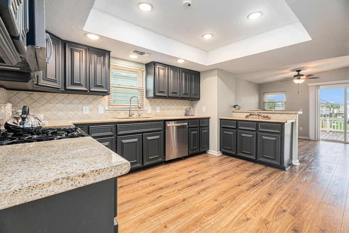 Interior, Kitchen, Recessed Lighting, Wood Texture Flooring