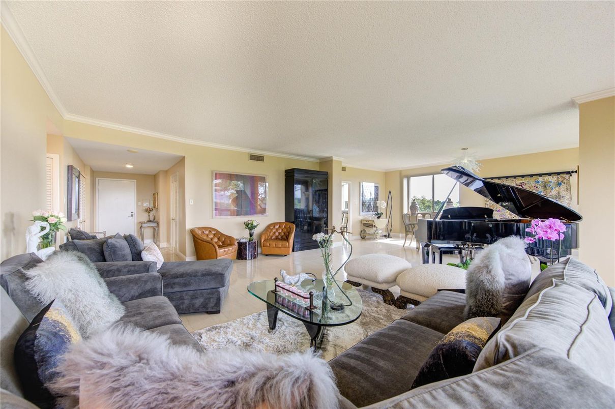 Interior, Living room, Piano, Recessed Lighting