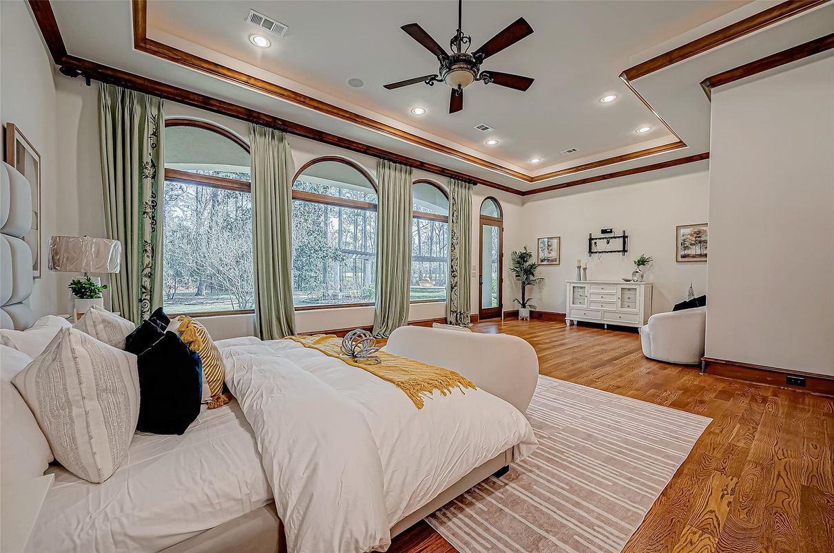 Bedroom, Interior, Recessed Lighting, Wood Texture Flooring