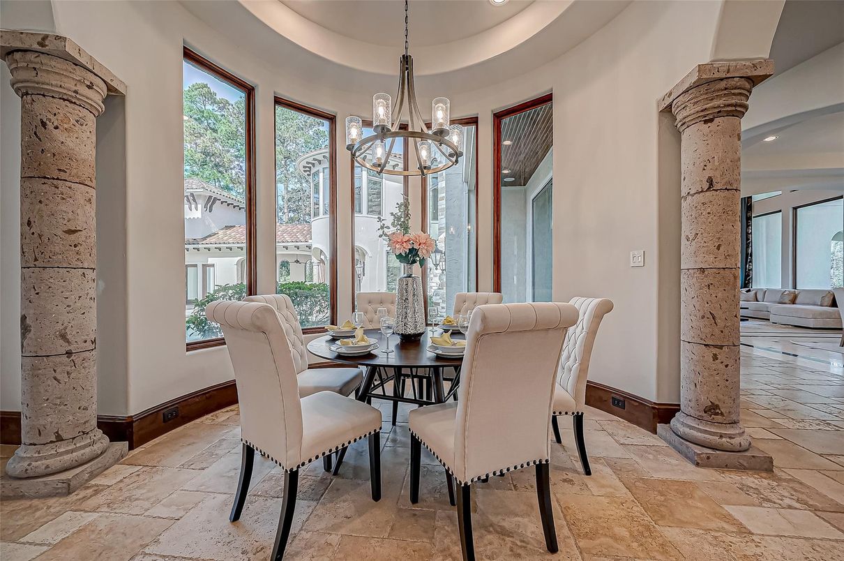 Dining room, Interior, Pendant Lights, Recessed Lighting