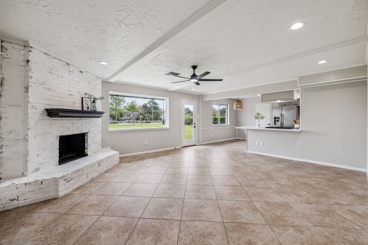 Empty room, Fireplace, Interior, Kitchen, Pendant Lights, Recessed Lighting
