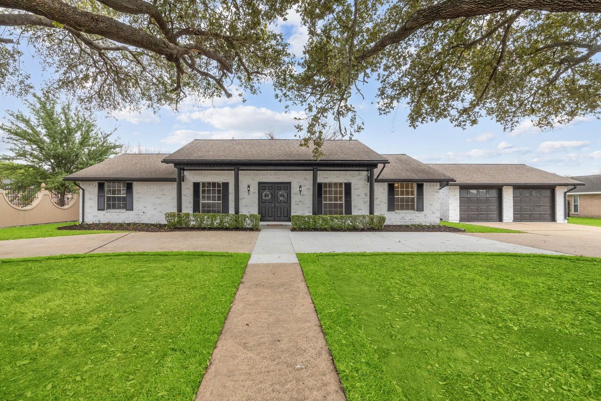 Attached, Backyard, Exterior, Facade, Ranch