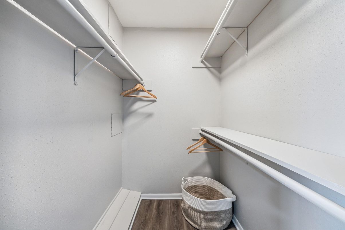 Interior, Walk-in Closets, Wood Texture Flooring