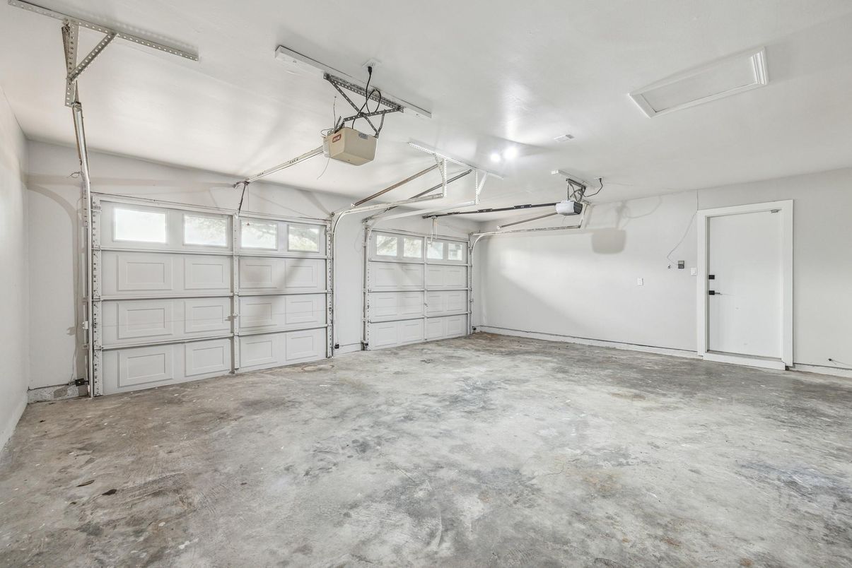 Garage, Interior