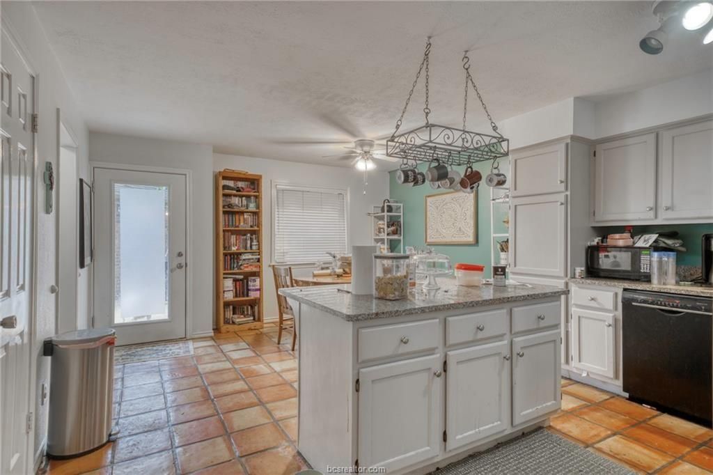 Dining room, Interior, Kitchen, Pendant Lights