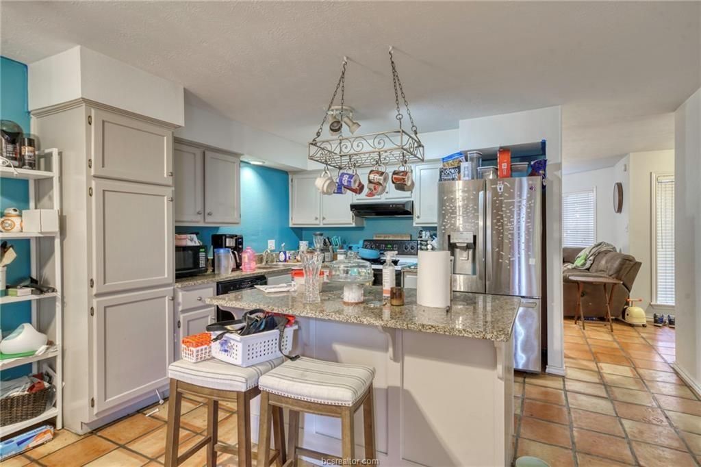 Interior, Kitchen, Pendant Lights, Stainless Steel Appliances