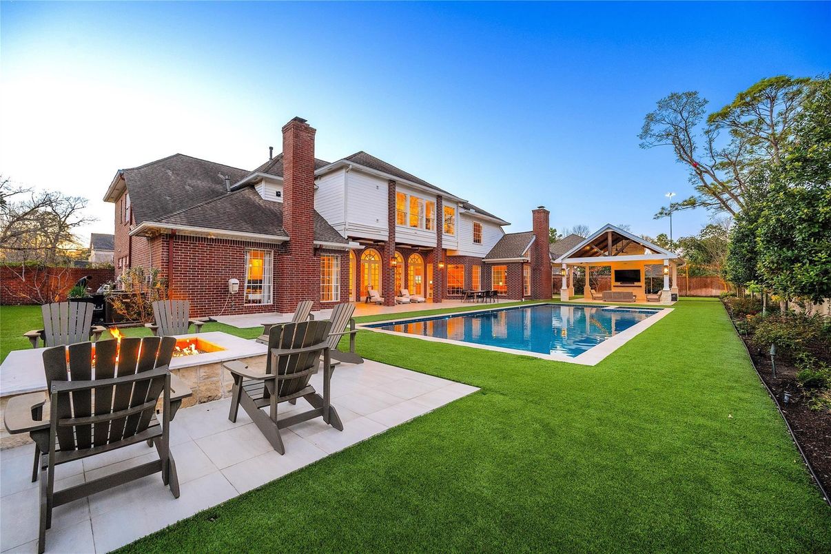 Backyard, Exterior, Pool
