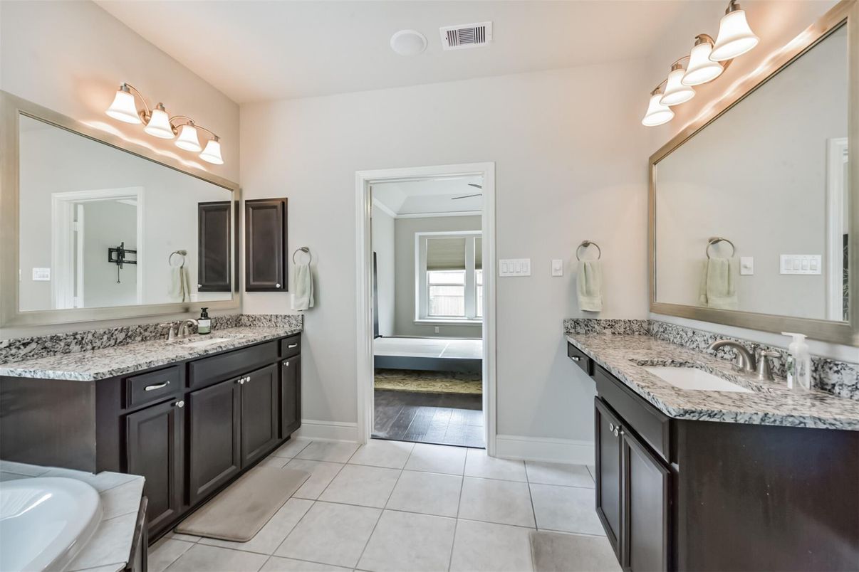 Bathroom, Dual Sink Vanities, Interior