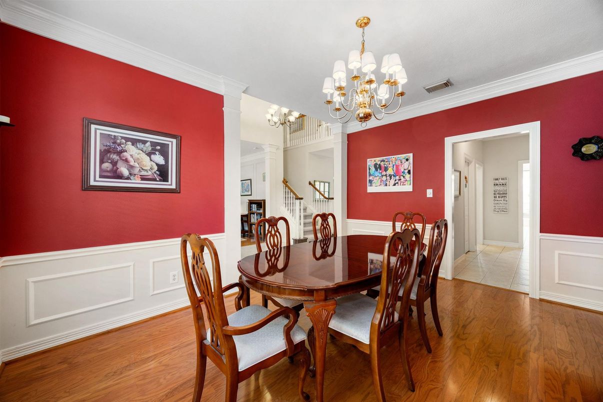 Chandelier, Dining room, Interior, Wood Texture Flooring