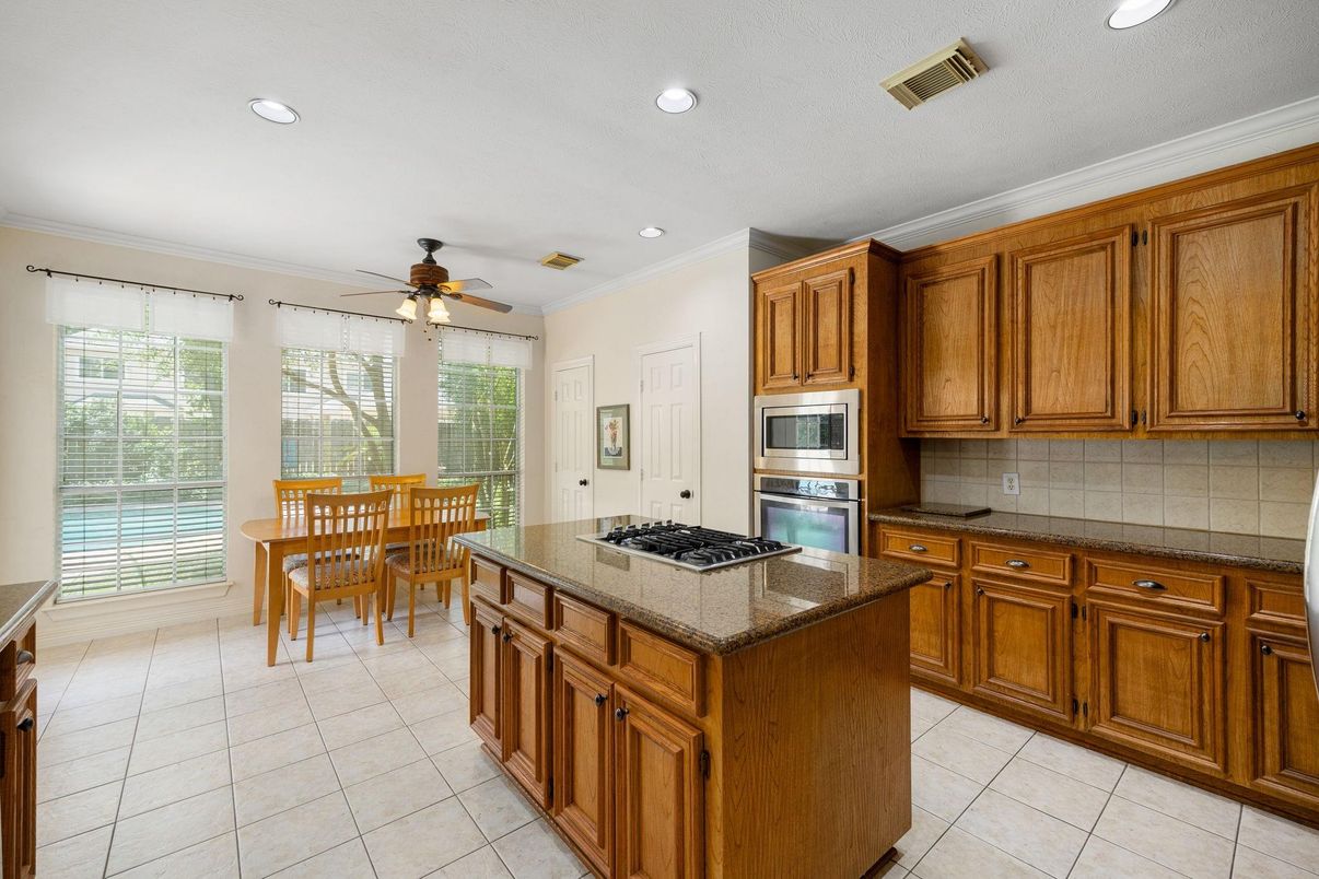 Dining room, Interior, Kitchen, Recessed Lighting
