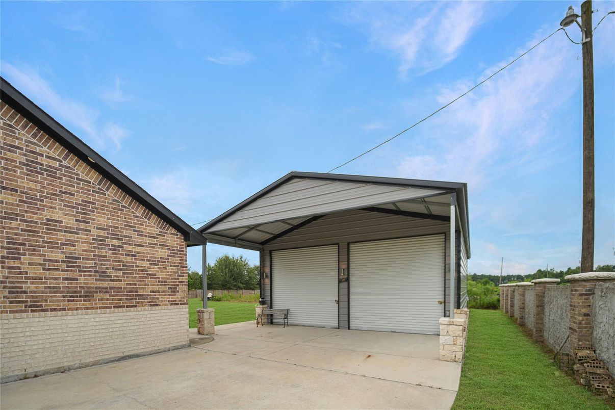 Detached Garage, Exterior