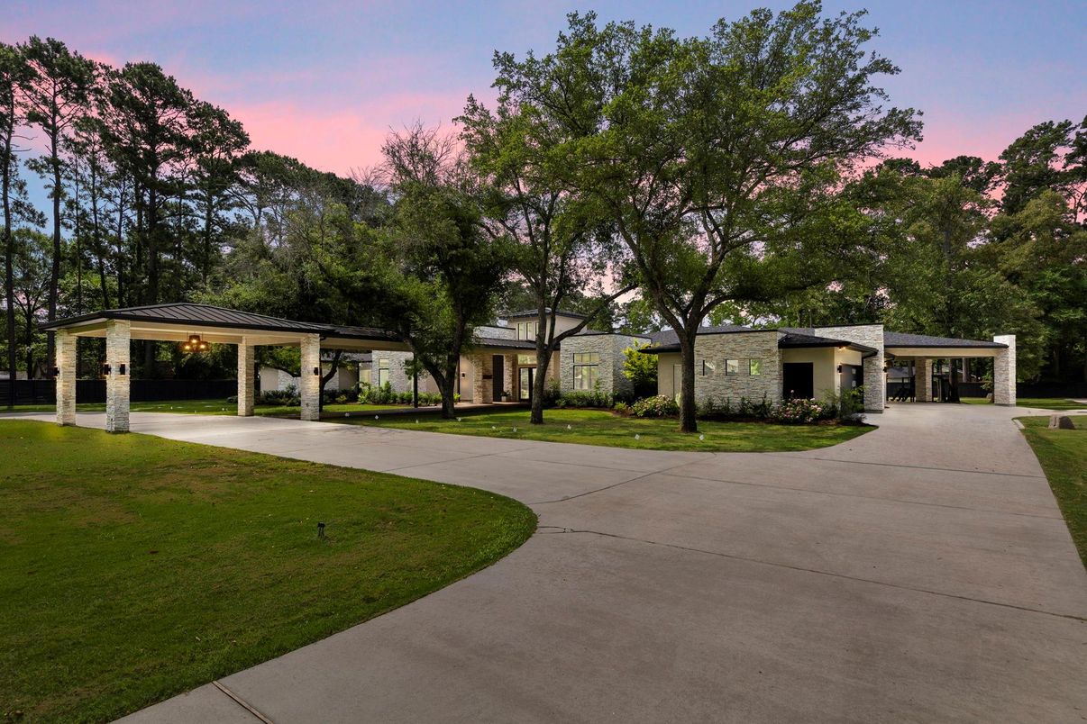 Backyard, Exterior, Facade, Ranch