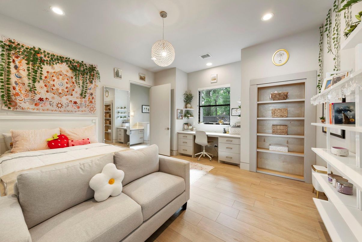 Home Office, Interior, Pendant Lights, Recessed Lighting, Wood Texture Flooring