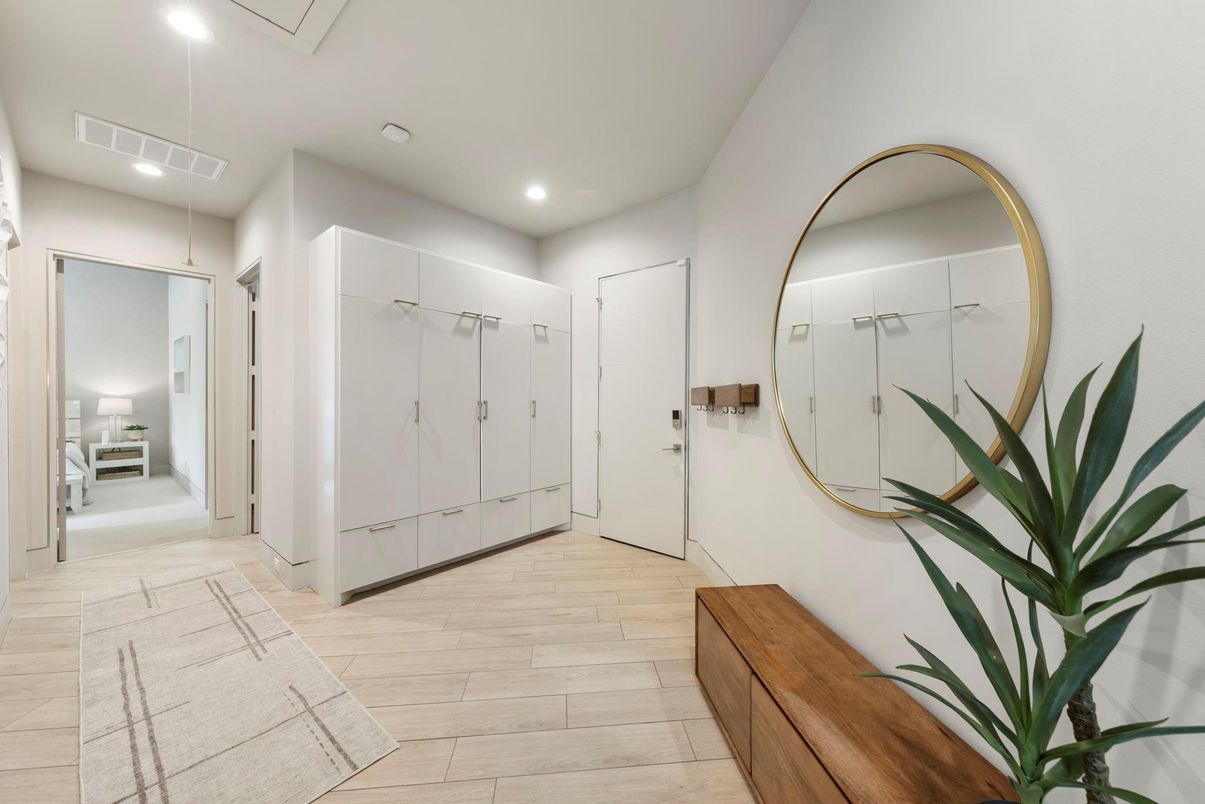 Interior, Recessed Lighting, Wood Texture Flooring