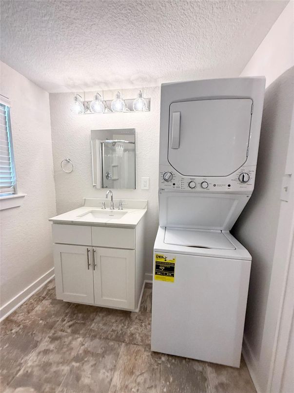 Bathroom, Interior, Utility Closets, Washer