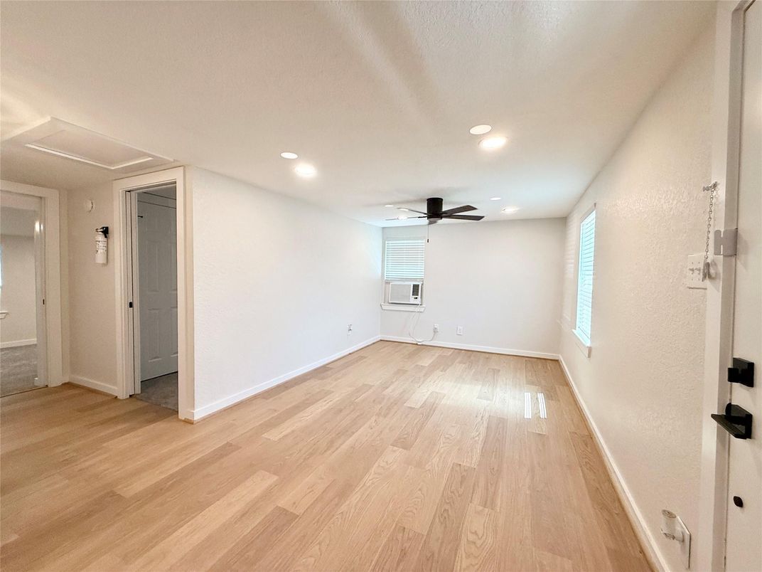 Empty room, Interior, Recessed Lighting, Wood Texture Flooring
