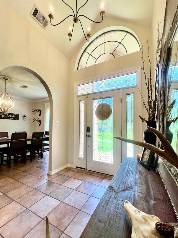 Chandelier, Dining room, Interior, Pendant Lights