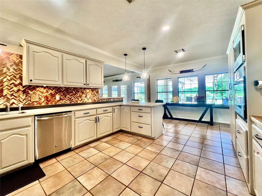 Interior, Kitchen, Pendant Lights, Recessed Lighting
