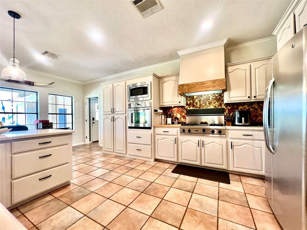 Interior, Kitchen, Pendant Lights, Recessed Lighting, Stainless Steel Appliances