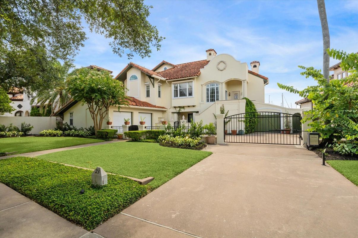 Backyard, Exterior, Facade, Spanish Mediterranean