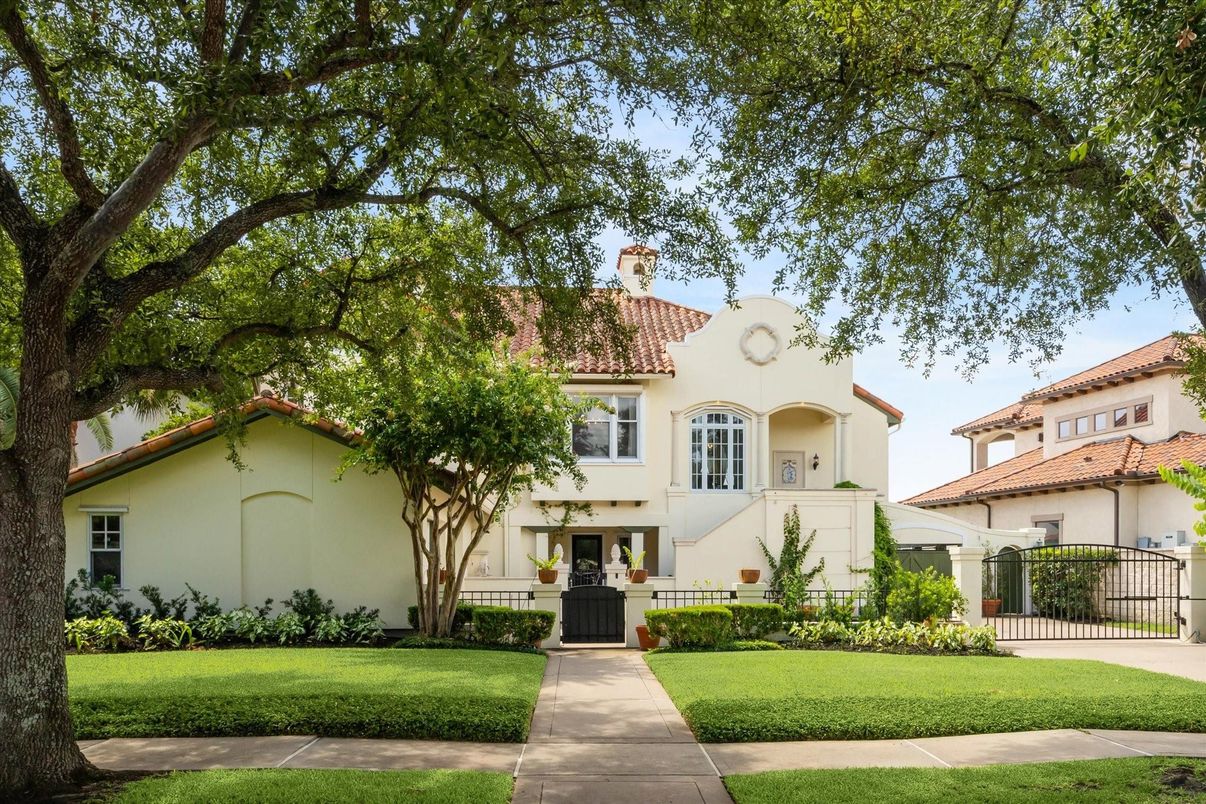 Backyard, Exterior, Facade, Spanish Mediterranean