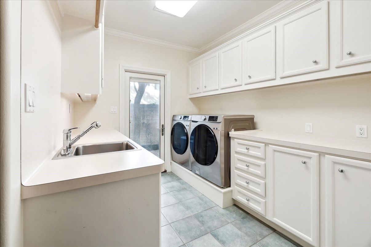 Interior, Washer