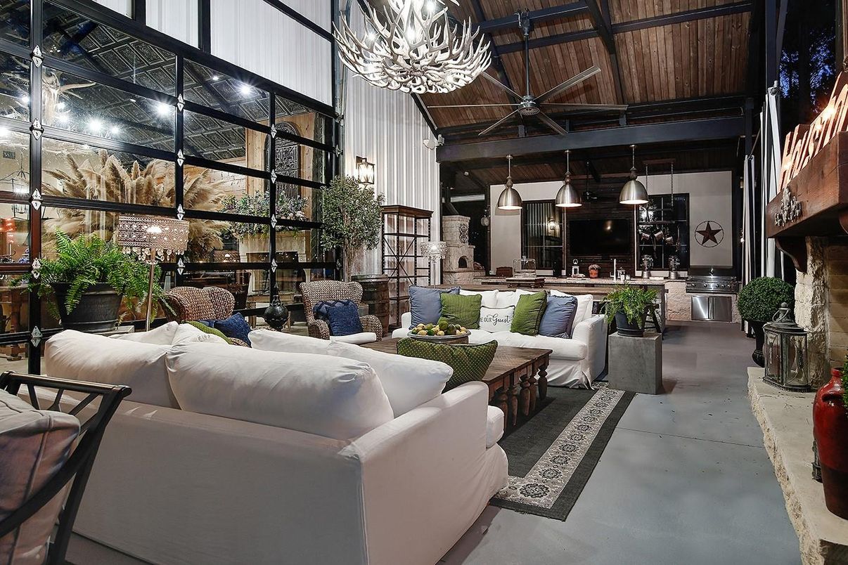 Interior, Living room, Pendant Lights, Wooden Ceilings