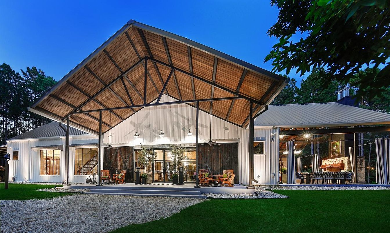 Backyard, Exterior, Facade, Modern