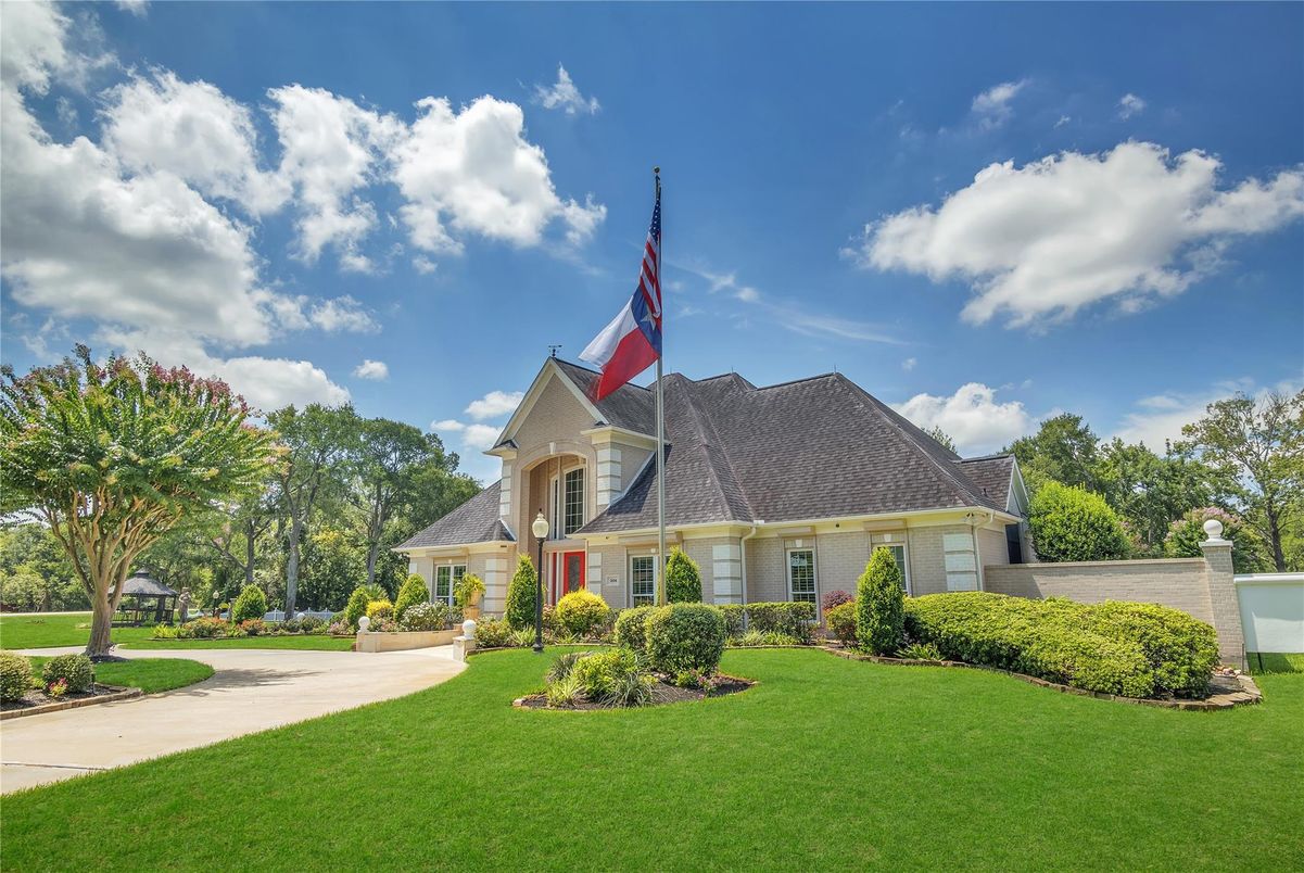 Attached, Backyard, Exterior, Facade, French Provincial