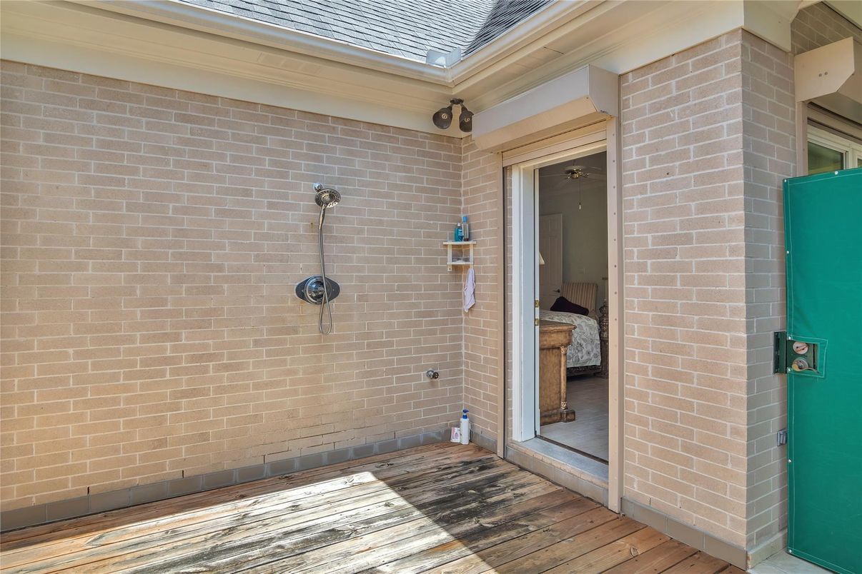 Exterior, Wood Texture Flooring