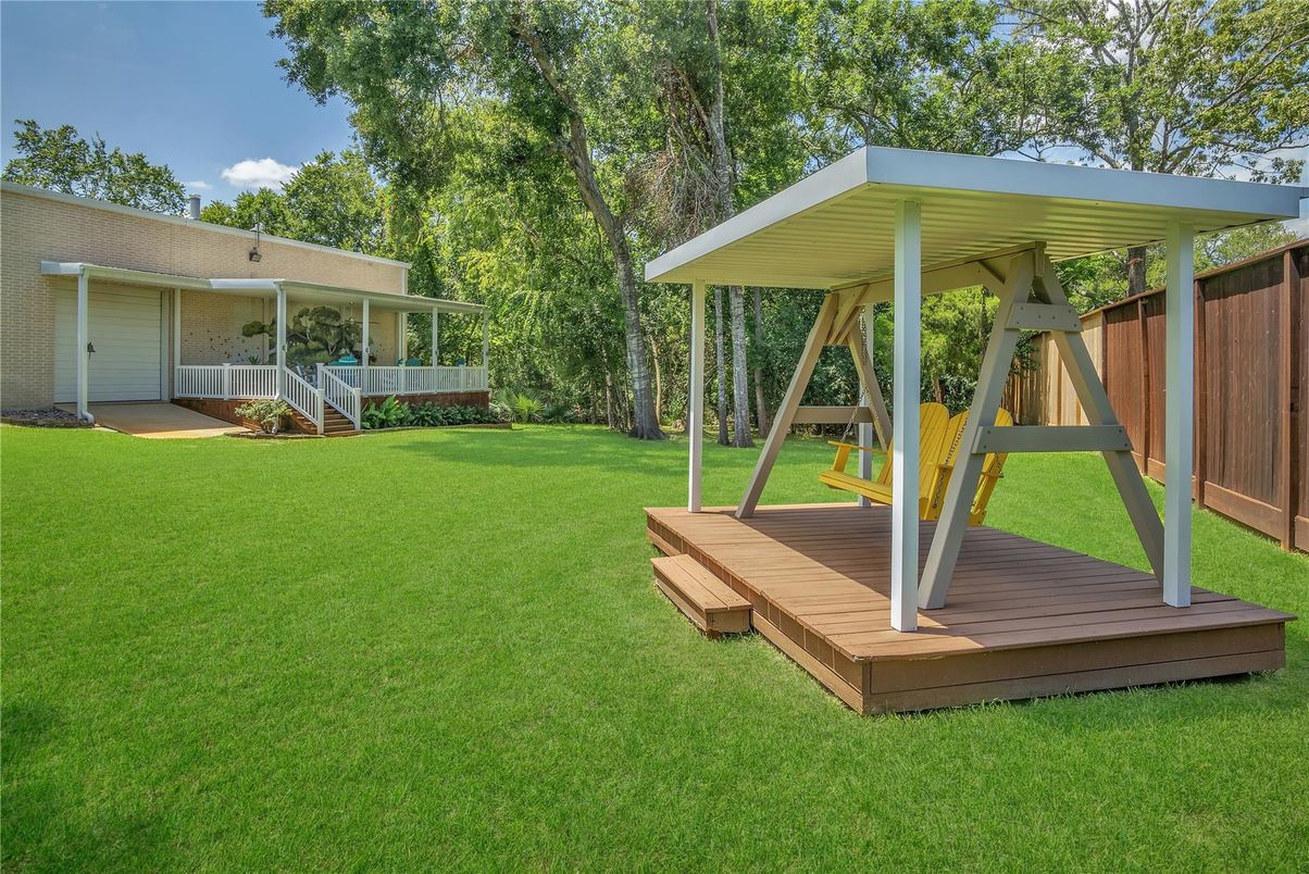 Backyard, Exterior, Playground