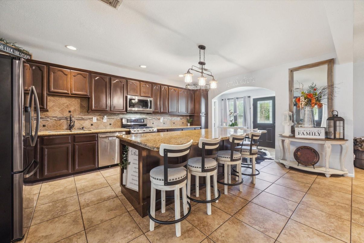 Dining room, Interior, Kitchen, Pendant Lights, Recessed Lighting, Stainless Steel Appliances