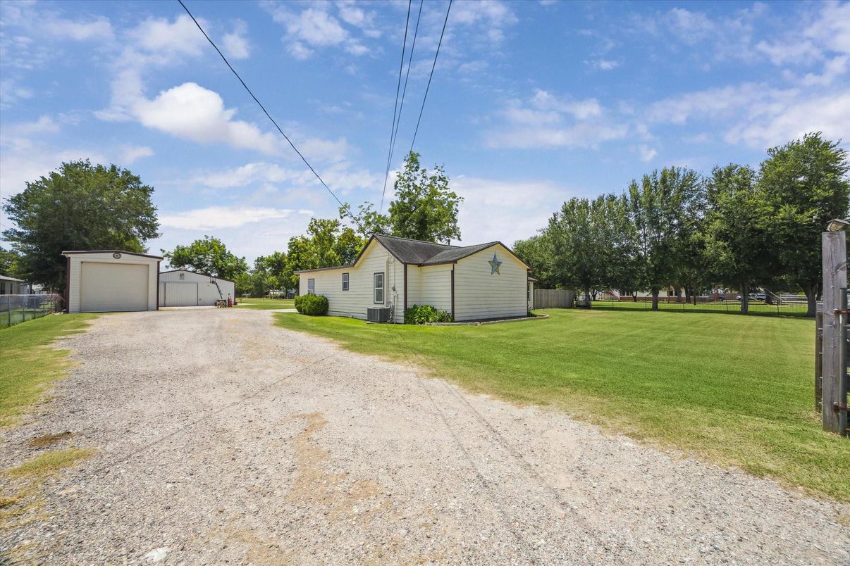 Backyard, Detached Garage, Exterior