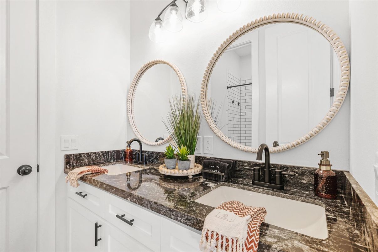Bathroom, Dual Sink Vanities, Interior