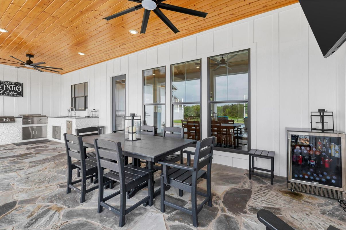 Dining room, Exterior, Recessed Lighting, Wooden Ceilings