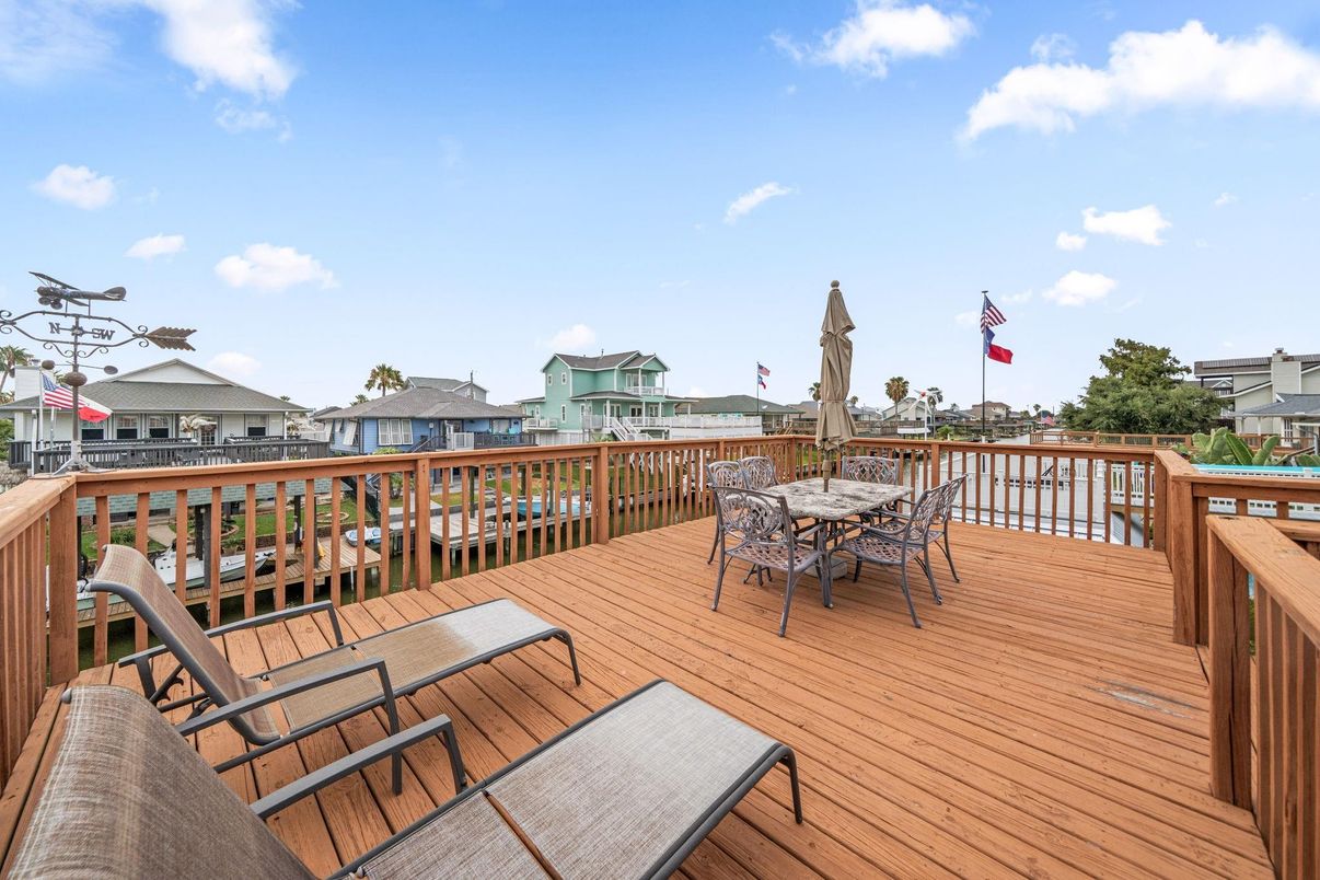 Exterior, Wood Texture Flooring