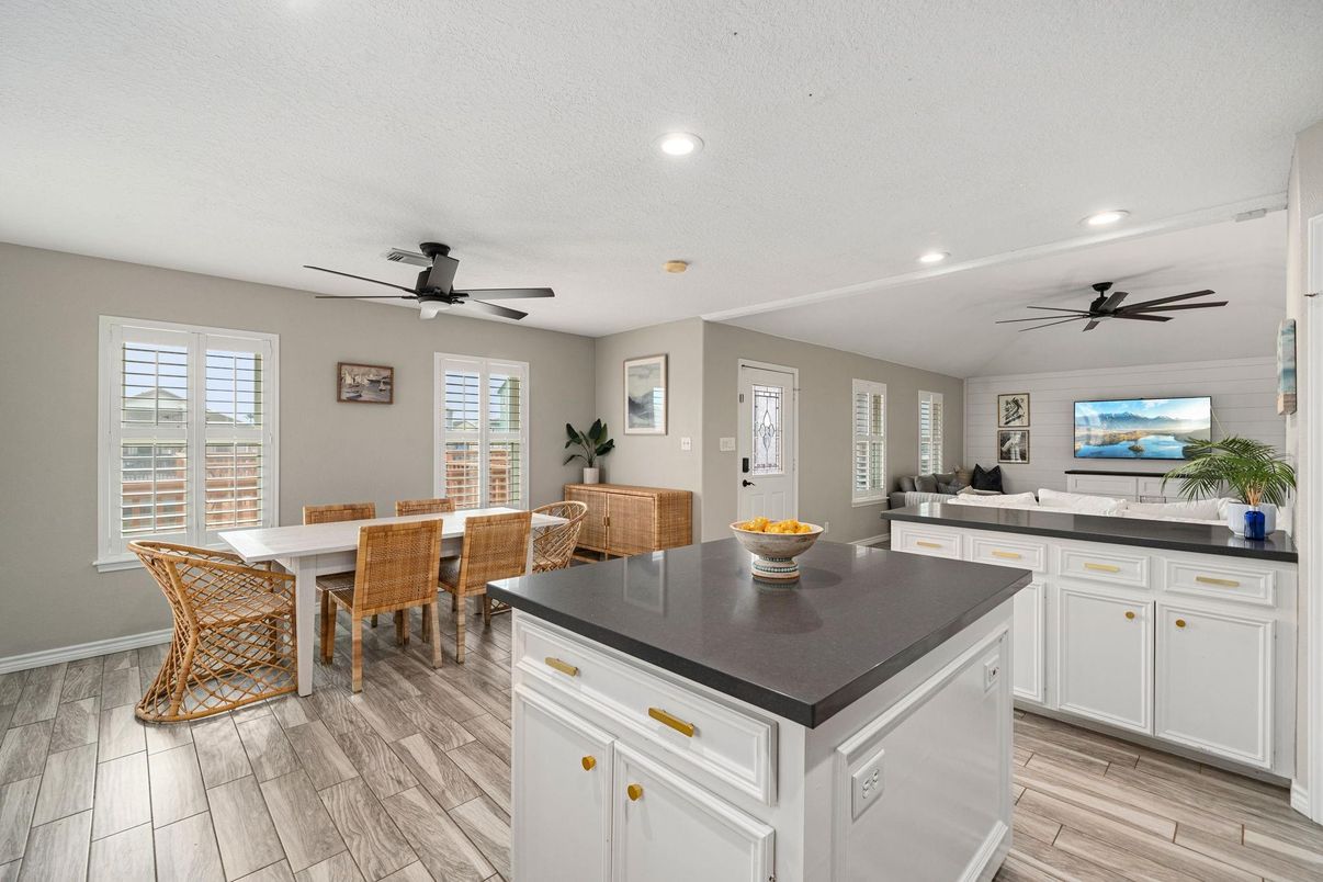 Dining room, Interior, Kitchen, Recessed Lighting, Wood Texture Flooring