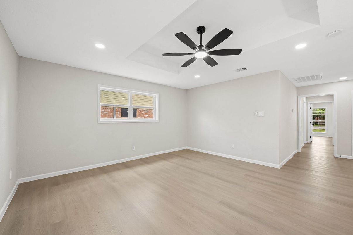 Empty room, Interior, Recessed Lighting, Wood Texture Flooring